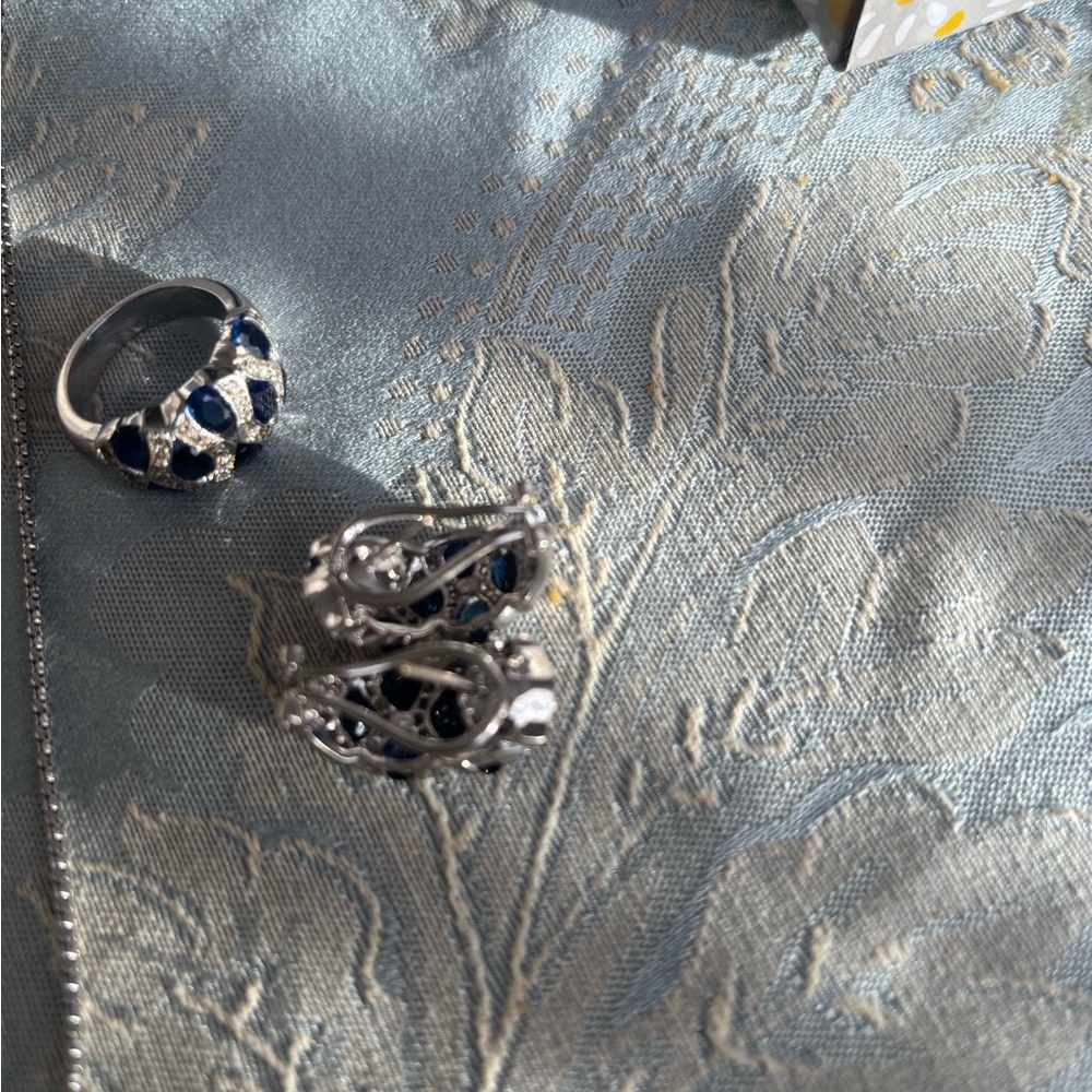 Elegant 18 K(750 stamp )  white gold , sapphire Jewelry Set vintage - Picture 4 of 7